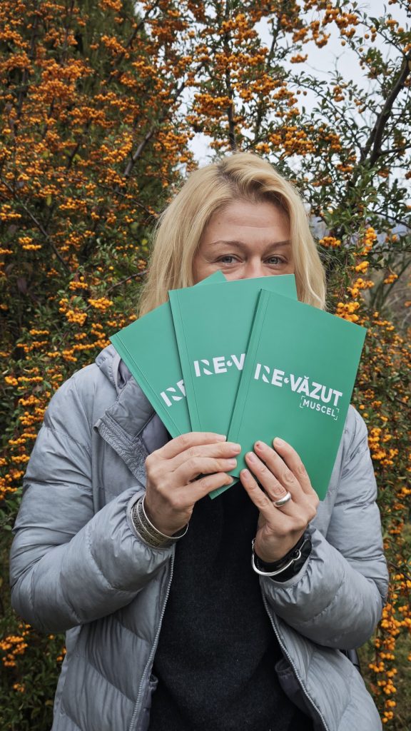 Cinty Ionescu with the catalogue she coordinated